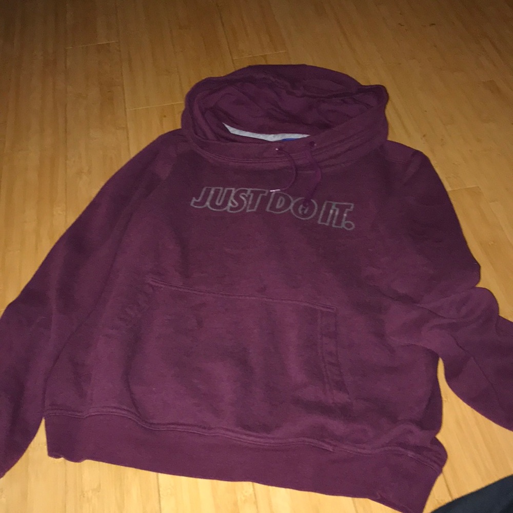 maroon nike sweater